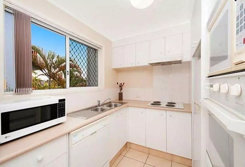 Отель Champelli Palms Apartments