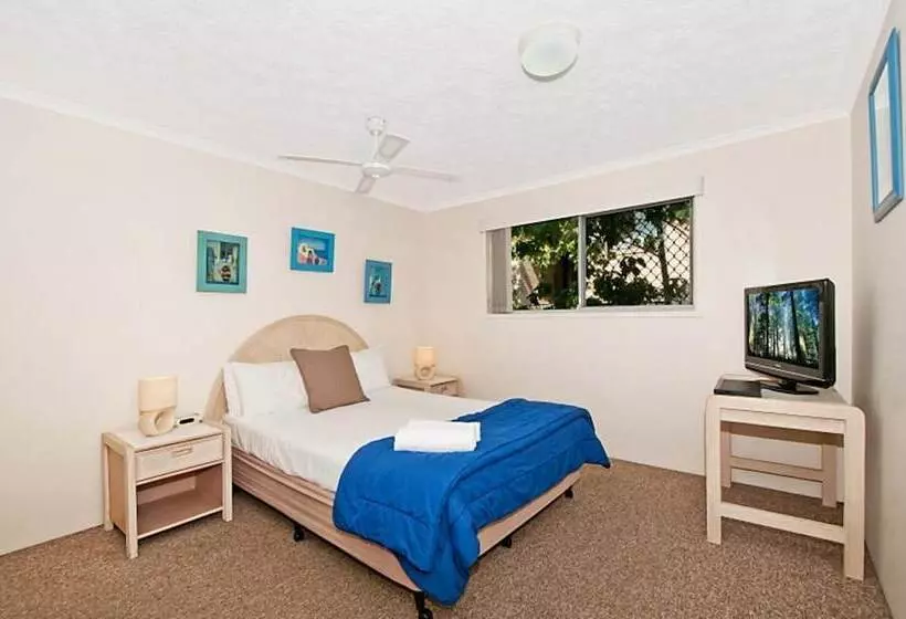 Отель Champelli Palms Apartments