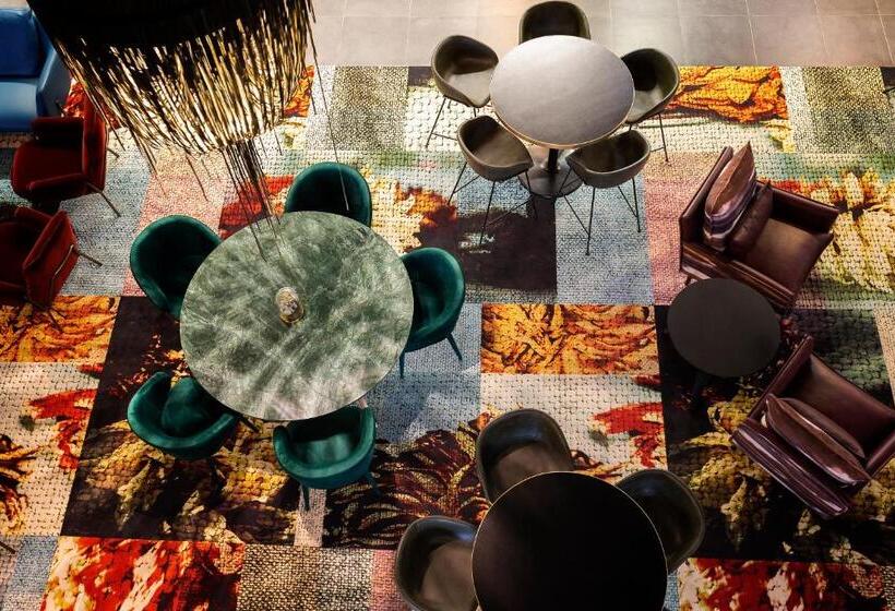 East Hotel And Apartments