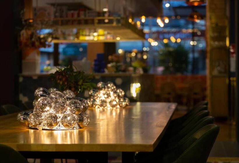 East Hotel And Apartments