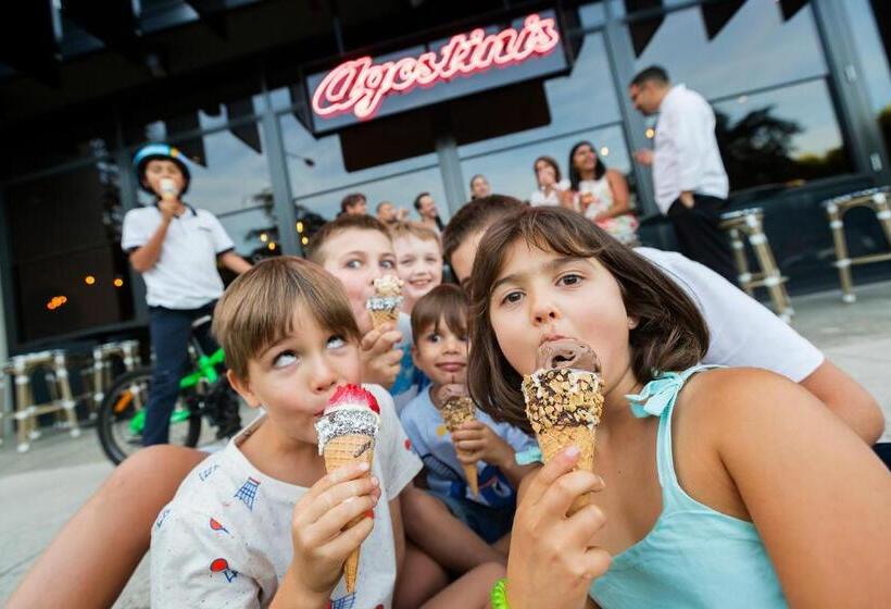 East Hotel And Apartments