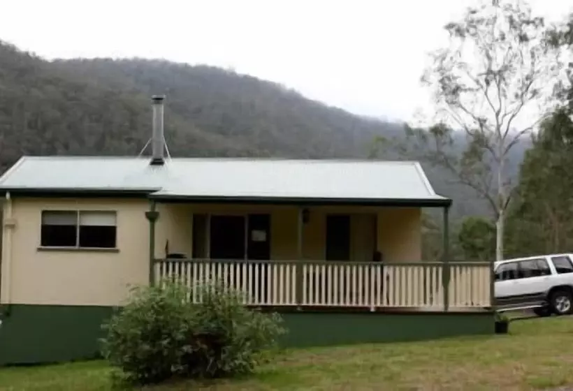 בית מלון כפרי Goomburra Forest Retreat