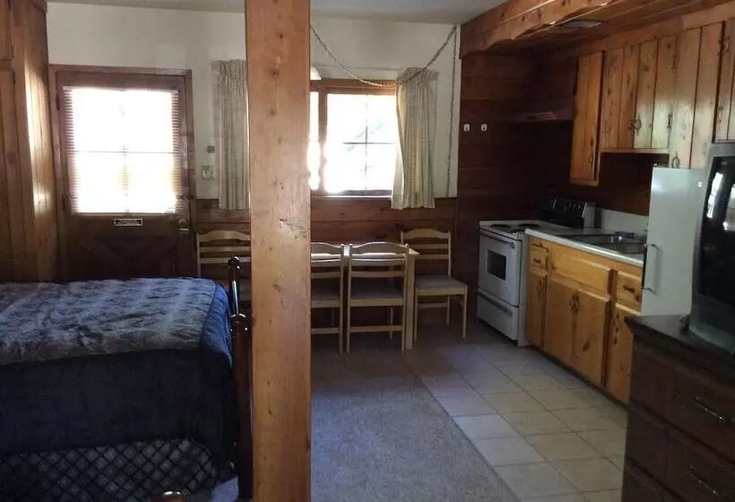 Отель Kern Riverfront Lodge