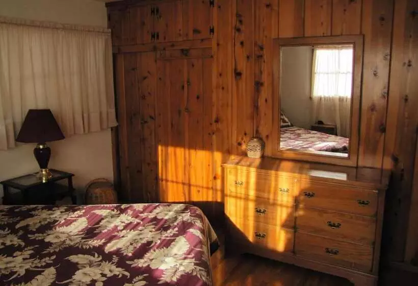 Отель Kern Riverfront Lodge