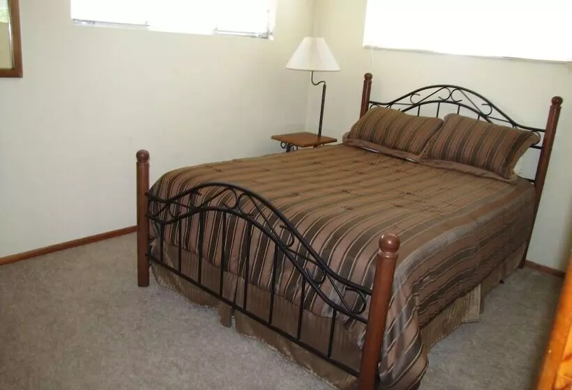 Отель Kern Riverfront Lodge