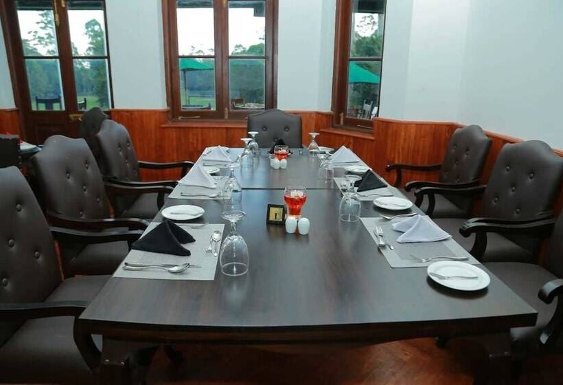 Отель Nuwara Eliya Golf Club