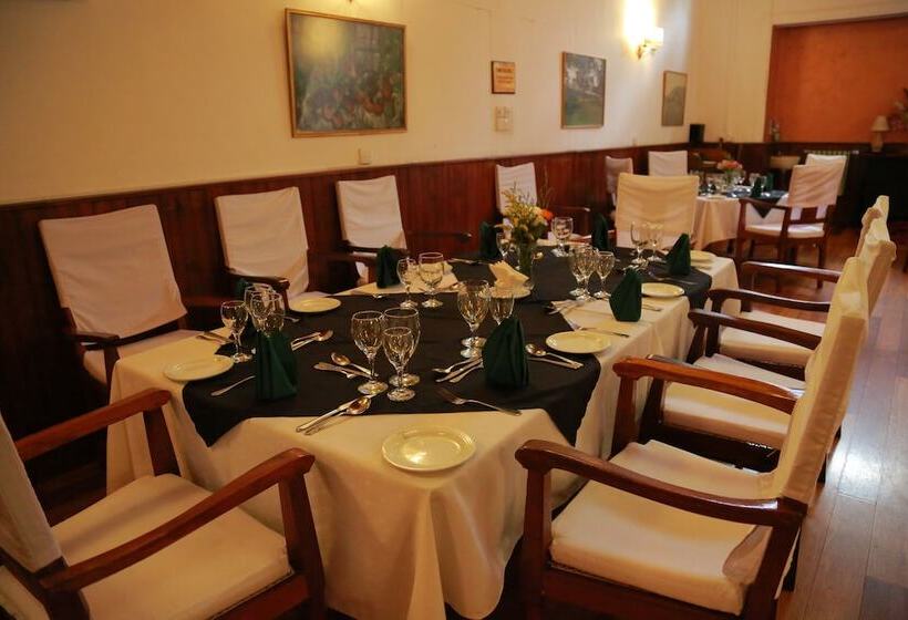 Отель Nuwara Eliya Golf Club