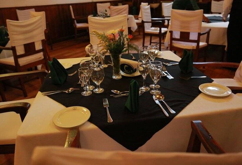 Отель Nuwara Eliya Golf Club