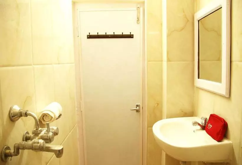 ホテル Oyo Rooms Newtown Near Dlf 1