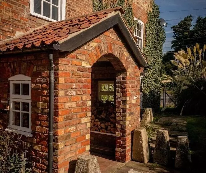 هتل The Leagate Inn