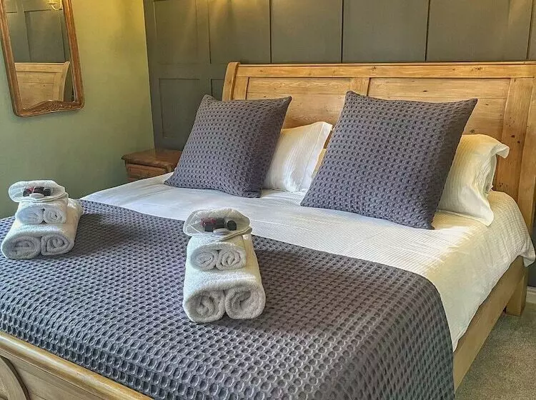 هتل The Leagate Inn