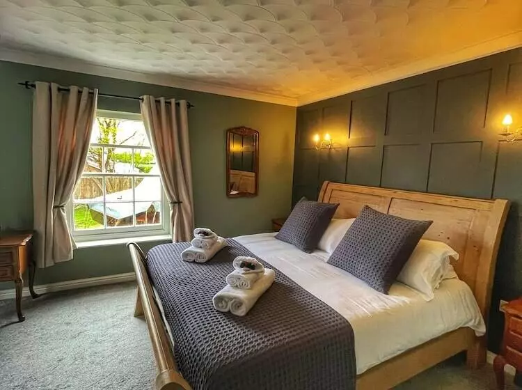 هتل The Leagate Inn