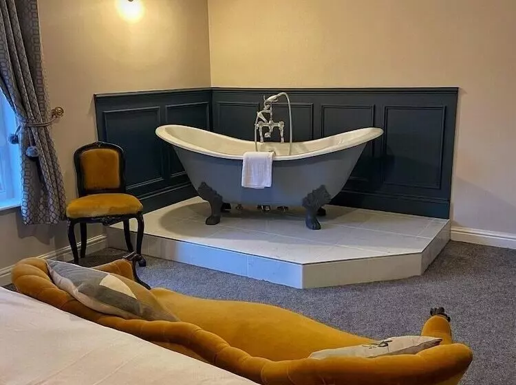 هتل The Leagate Inn