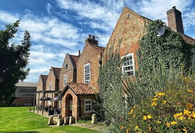 هتل The Leagate Inn