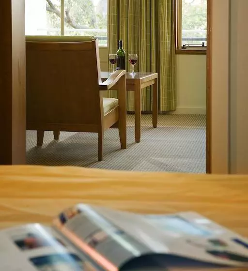 هتل Anu University House