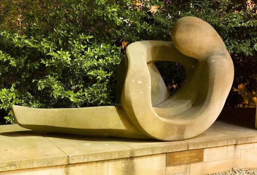 هتل Anu University House