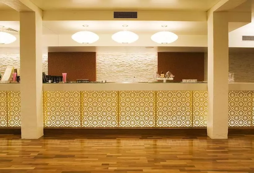 هتل Anu University House