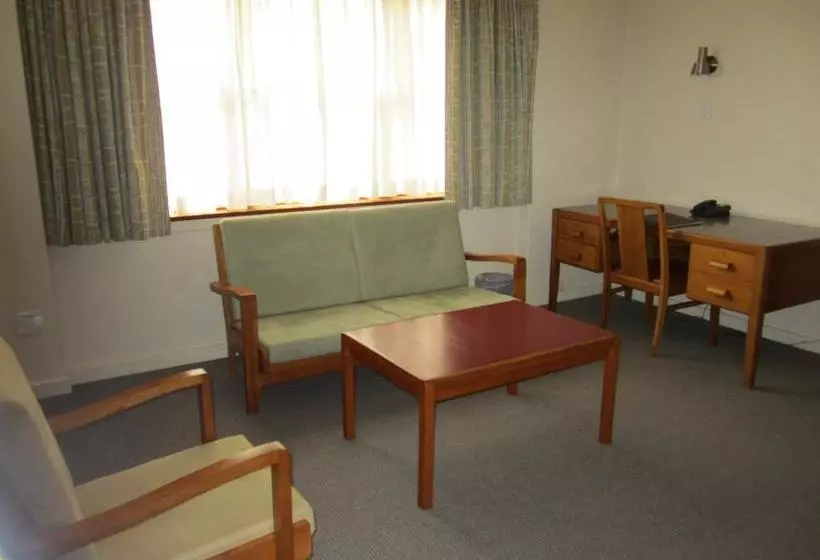 هتل Anu University House