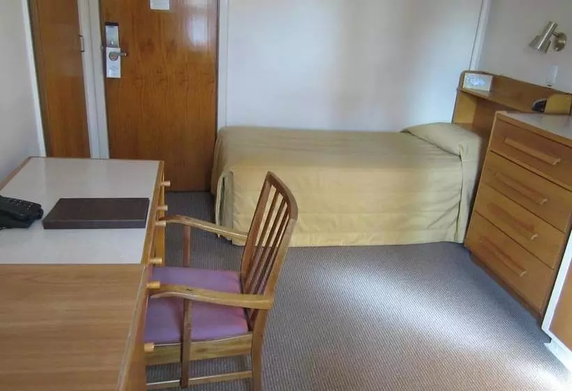 هتل Anu University House