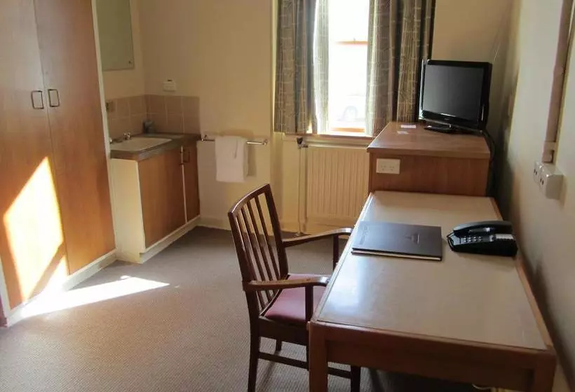 هتل Anu University House