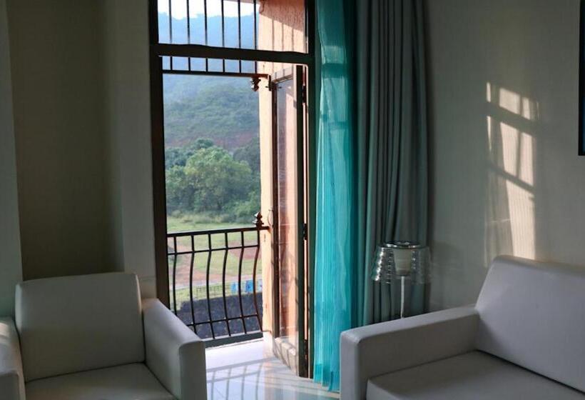 The Waterfront Shaw  Lavasa