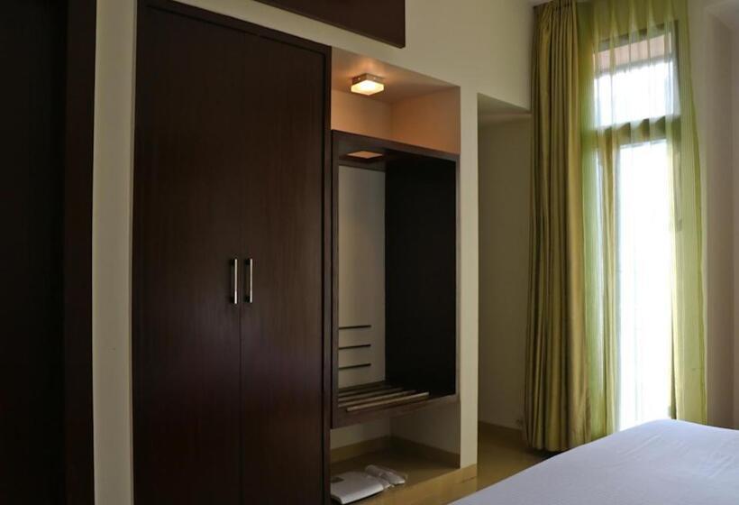 The Waterfront Shaw  Lavasa