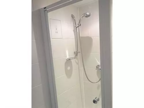 تختخواب و صبحانه Far End Guest House