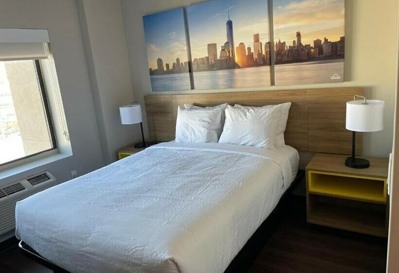 فندق Days Inn & Suites By Wyndham Jamaica Jfk Airport