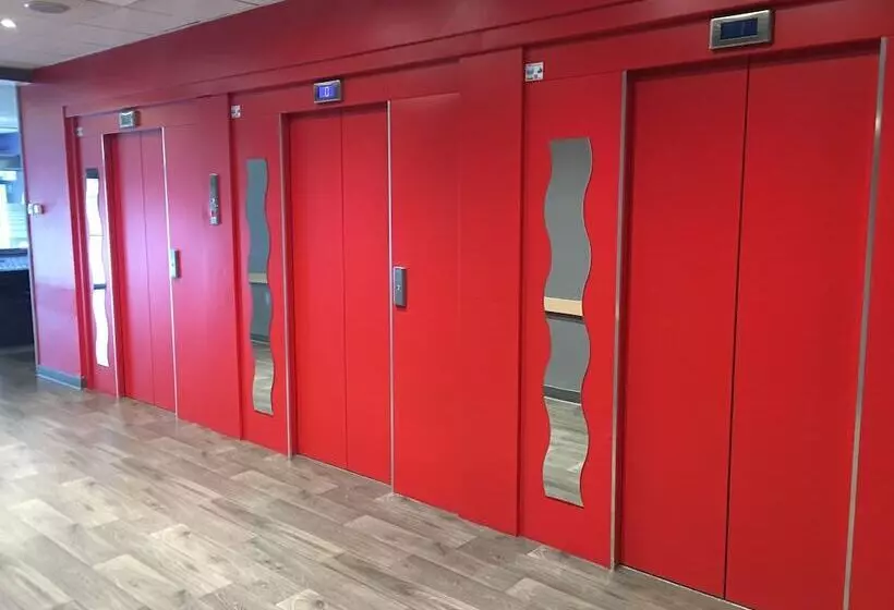 هتل F1 Paris Saint Ouen Marche Aux Puces