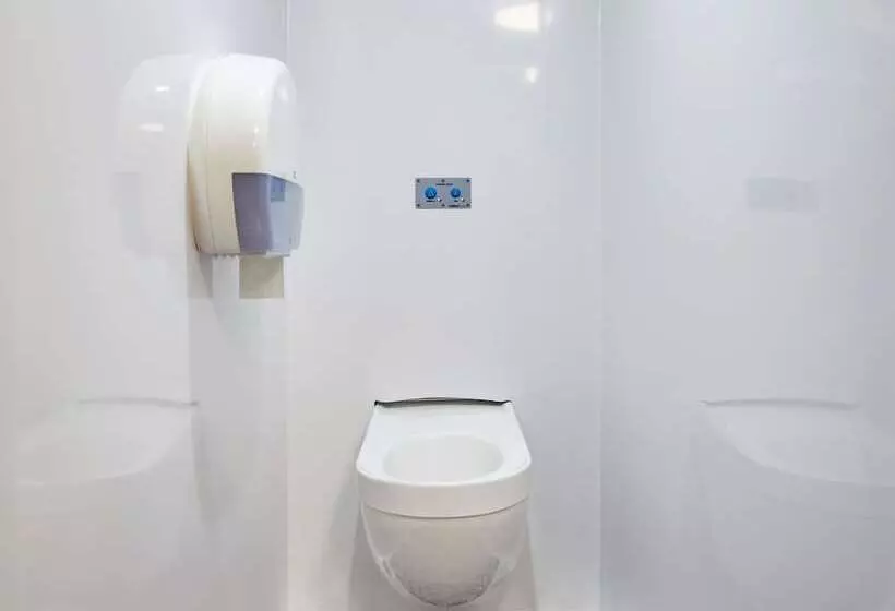 هتل F1 Paris Saint Ouen Marche Aux Puces