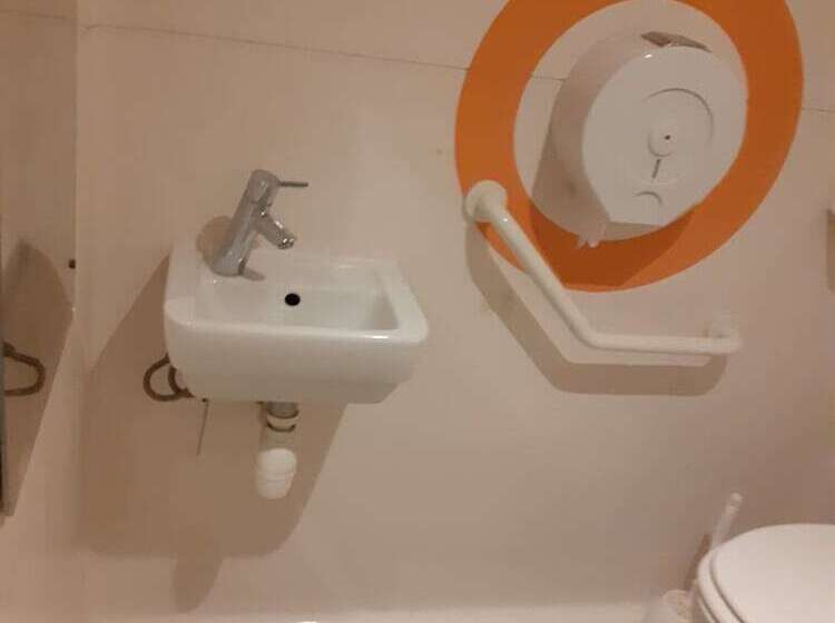 בית מלון כפרי F1 Saintes