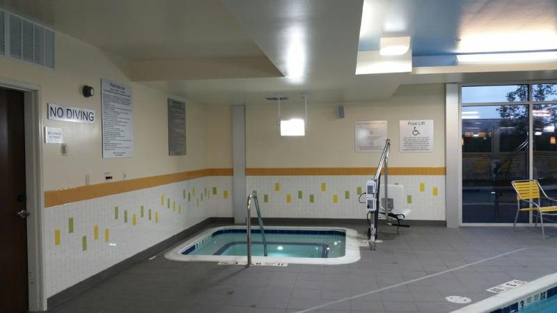 Otel Fairfield Inn & Suites By Marriott Plattsburgh