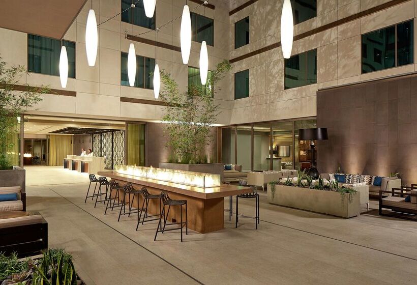 Отель Hilton Garden Inn San Diego Downtown/bayside