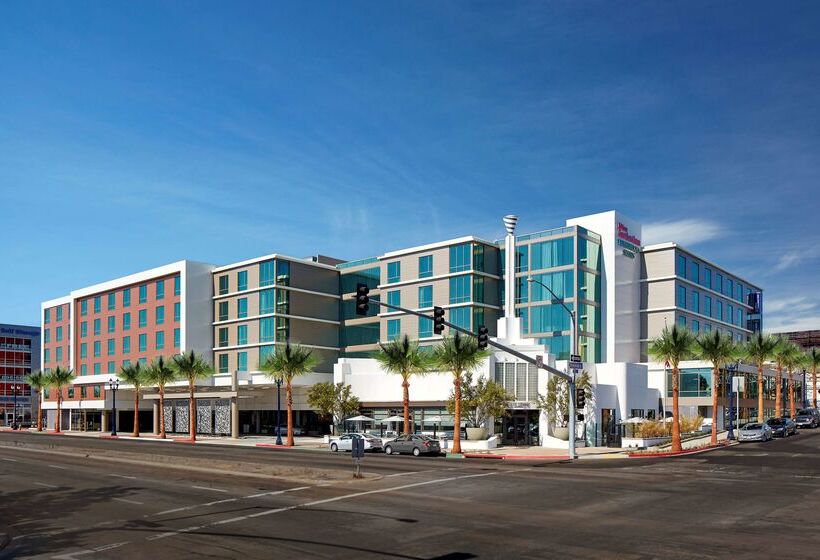 Отель Hilton Garden Inn San Diego Downtown/bayside