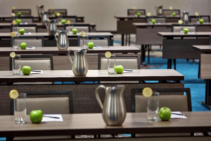 Отель Hilton Garden Inn San Diego Downtown/bayside