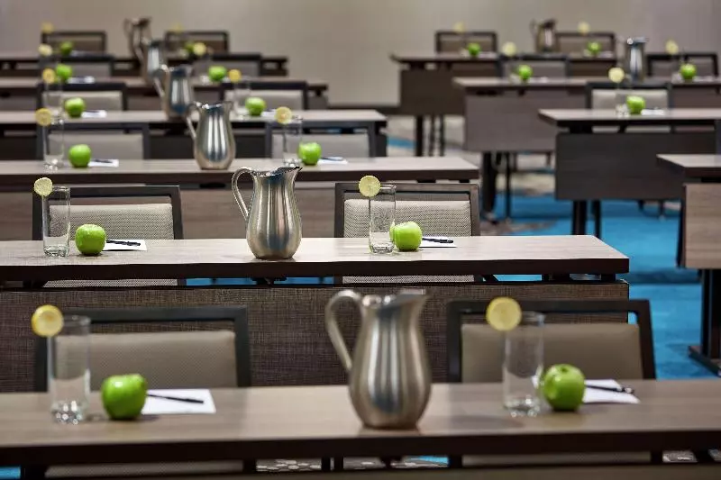 Отель Hilton Garden Inn San Diego Downtown/bayside