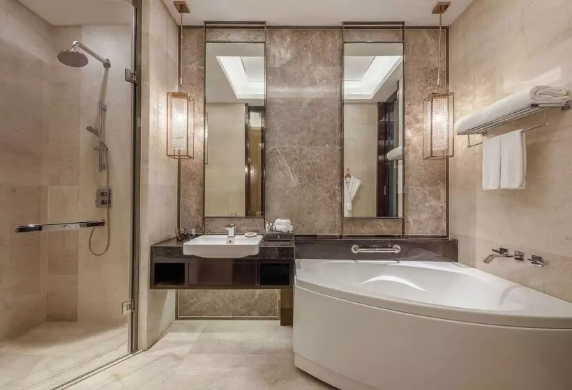 هتل Hilton Haikou