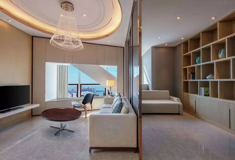 هتل Hilton Haikou