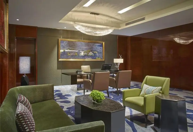 هتل Hilton Haikou
