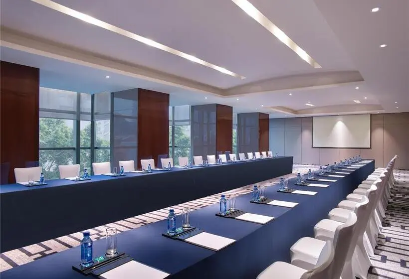 هتل Hilton Haikou