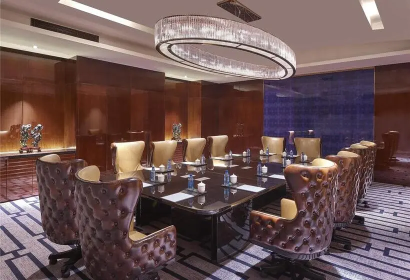 هتل Hilton Haikou
