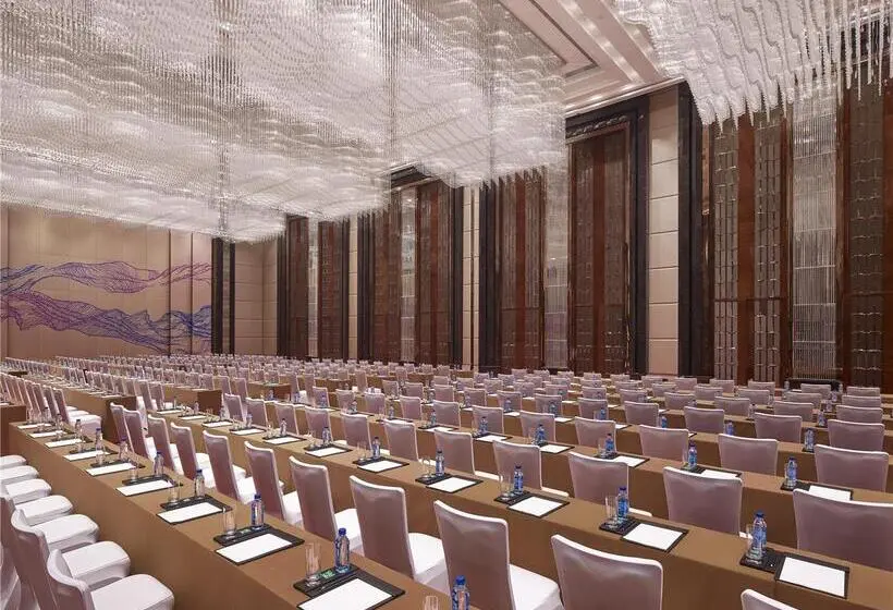 هتل Hilton Haikou