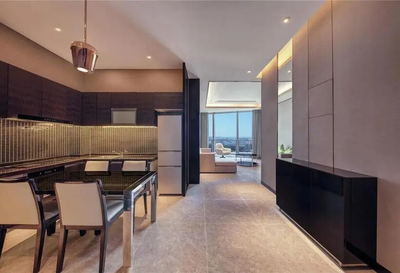 هتل Hilton Haikou