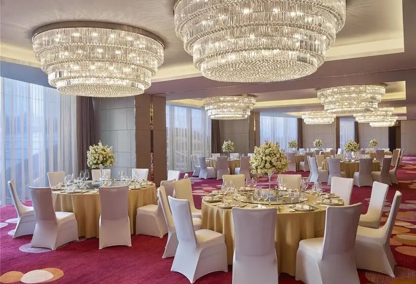 هتل Hilton Haikou