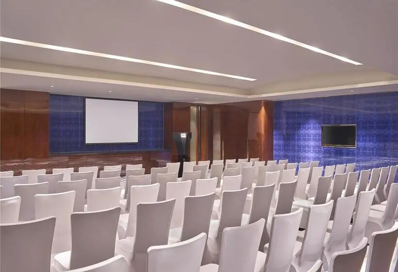 هتل Hilton Haikou