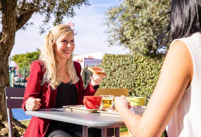 בית מלון כפרי Ibis Budget Carcassonne Aéroport A61