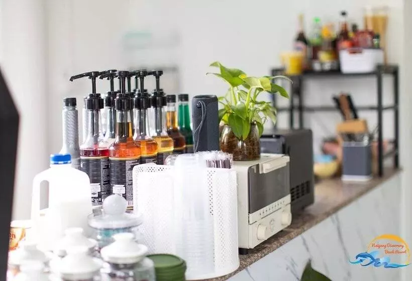 Szálloda Naiyang Discovery Beach Resort Sha