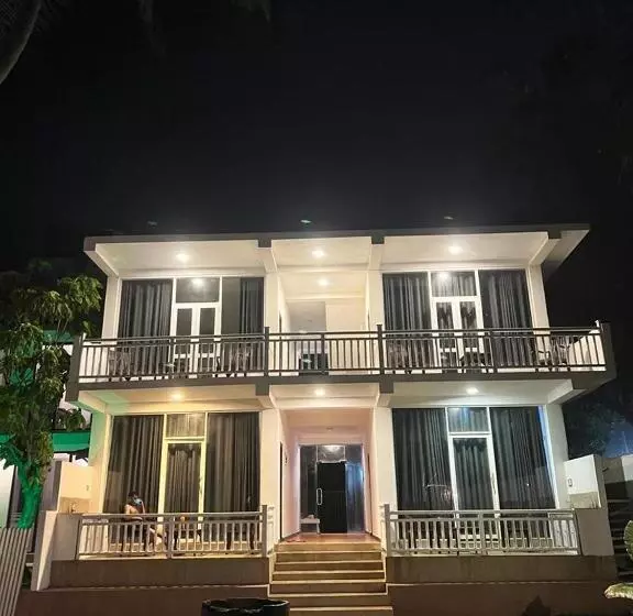 בית מלון כפרי Ocean Breeze Villa