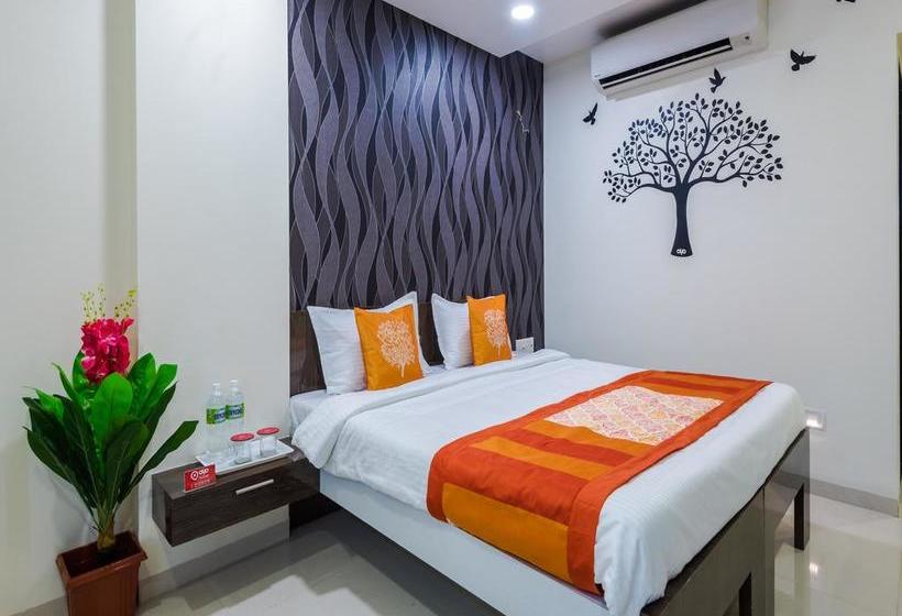 בית מלון כפרי Oyo Rooms Balgandharva Jm Road