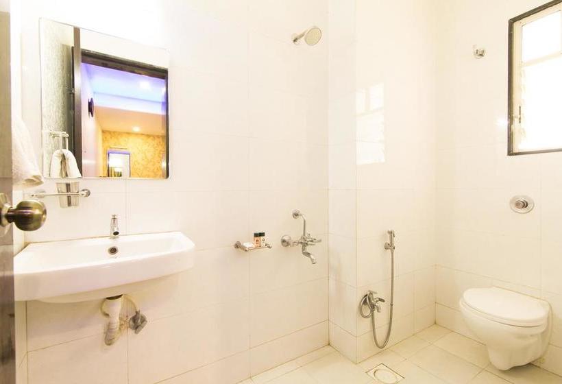 בית מלון כפרי Oyo Rooms Balgandharva Jm Road